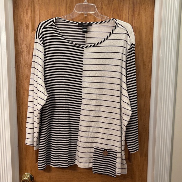Ali Miles Tops - Ali Miles Black and White Striped Long Sleeve Top